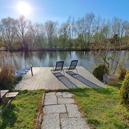 Het Witte Chalet Aan Het Water Van Monumentaal Fort Ooltgensplaat 外观 照片