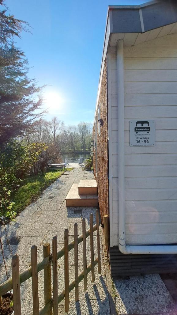 Het Witte Chalet Aan Het Water Van Monumentaal Fort Ooltgensplaat 外观 照片