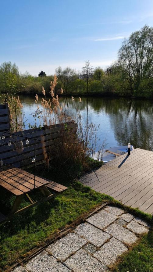 Het Witte Chalet Aan Het Water Van Monumentaal Fort Ooltgensplaat 外观 照片
