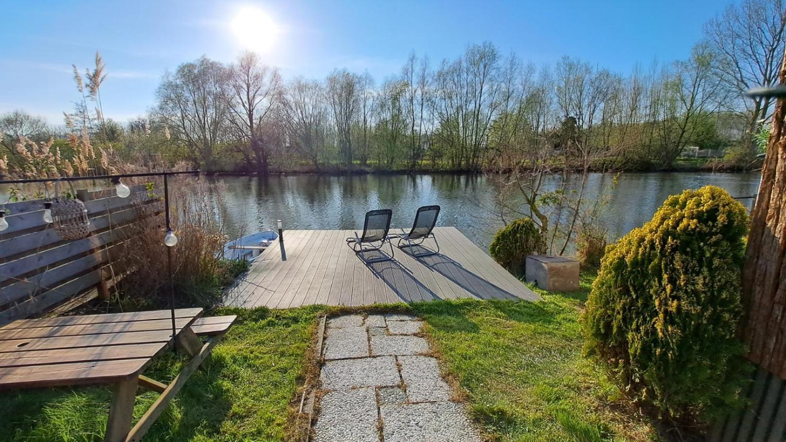Het Witte Chalet Aan Het Water Van Monumentaal Fort Ooltgensplaat 外观 照片